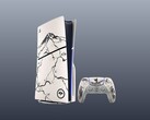 La PS5 e il suo controller con le skin personalizzate di Ghost of Yotei.