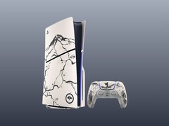 La PS5 e il suo controller con le skin personalizzate di Ghost of Yotei.