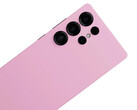 La Galaxy S26 Ultra potrebbe essere disponibile in sei opzioni di colore. Nella foto: S25 Ultra con una pelle rosa. (Fonte immagine: Dbrand - modificato)