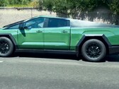 Il Tesla Cybertruck ha recentemente preso in giro il Toyota Tundra con un wrap, dopo aver fatto lo stesso con il Ford F-150 settimane prima. (Fonte: Cybertruck Owners Club)