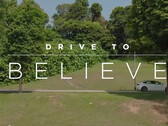 Il primo spot di Tesla si intitola "Drive to Believe" (immagine: Tesla Asia/Twitter)