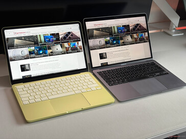 MacBook Neo (a sinistra) vs. MacBook Air M1 (a destra)
