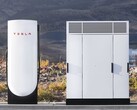 Un Supercharger Tesla V4 e un armadietto (fonte: Tesla)