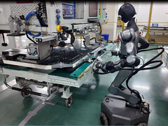 Il robot umanoide industriale Moz che testa le batterie. (Fonte: CATL)