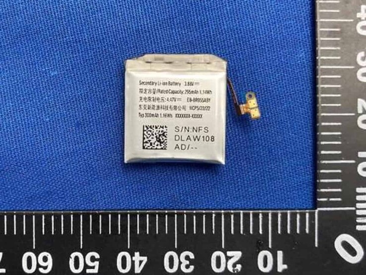 batteria da 300 mAh per "SM-R95x", che potrebbe essere un modello Watch6 Classic o Watch6 Pro. (Fonte: GalaxyClub)