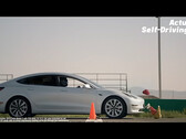 Lo spot d'attacco per il Super Bowl presenta una Model 3 che corre all'impazzata (immagine: Dawn Project/YouTube)