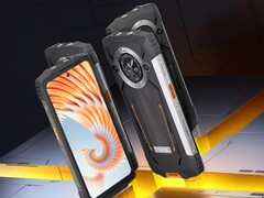 Oscal Pilot 2: smartphone robusto con torcia elettrica.