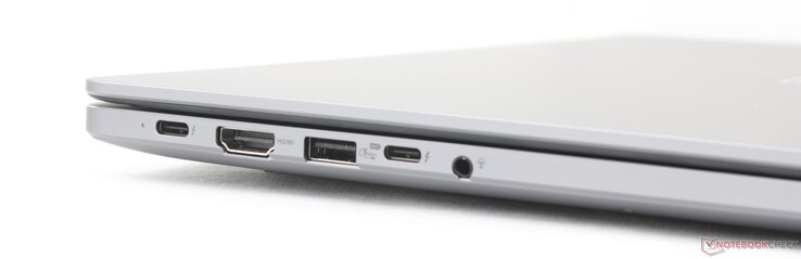 A sinistra: 2 porte USB-C Thunderbolt 4 con DisplayPort 2.1 + Power Delivery, HDMI 2.1, USB-A 3.2 Gen. 1 (5 Gbps), jack da 3,5 mm per cuffie