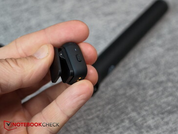 Microfono a clip molto piccolo - la clip si fissa con un magnete e può essere rimossa
