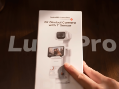 Confezione di vendita al dettaglio dell’Insta360 Luna Pro.