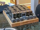 Il CEO di NVIDIA mostra in anteprima la "scheda video più grande al mondo"