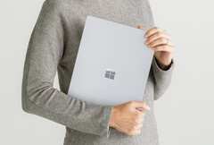 La versione consumer del Surface Laptop 6 potrebbe superare il suo fratello 'for business', quest'ultimo raffigurato. (Fonte: Microsoft)