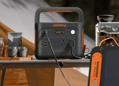 Jackery presenta la stazione elettrica Explorer 1000 v2 che utilizza batterie LFP e ricarica controllata dall'AI. (Fonte: Jackery)