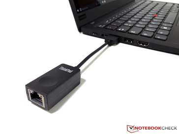 ThinkPad Ethernet Extension Adapter Gen 2. Come visto sull'X1 Carbon 2018.