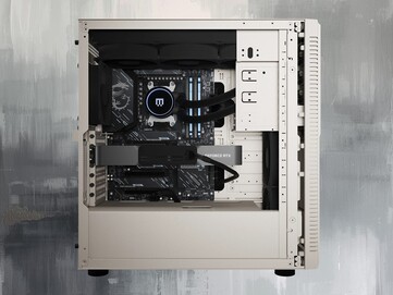 Viene mostrato il PC da gioco precostruito Maingear Retro98 con RTX 5090 (Fonte immagine: Maingear PR con modifiche)