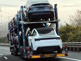 Vecchi e nuovi pneumatici del 2025 Model Y (Fonte: OnlyBuyaTesla/X)