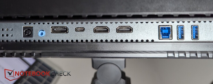 Da sinistra a destra: AC, uscita audio, DisplayPort, USB-C, 2x HDMI, USB-B, 2x USB-A