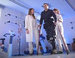 L'esoscheletro TWIN di Rehab Technologies aiuta la riabilitazione dei pazienti con ictus e lesioni al midollo spinale. (Fonte: Rehab Technologies su YouTube)