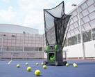 Il robot da tennis Acemate S10 Pro è in grado di eseguire esercizi di tiro, scambi e ricevere i colpi su campi in terra battuta, erba e cemento.
