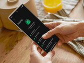 Google ha incluso riferimenti al face unlock nelle immagini di marketing del Pixel 6 Pro. (Fonte immagine: Google)
