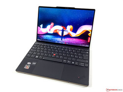 Recensione: Lenovo ThinkPad Z13 G1 OLED. Unità di prova fornita da Lenovo Germania