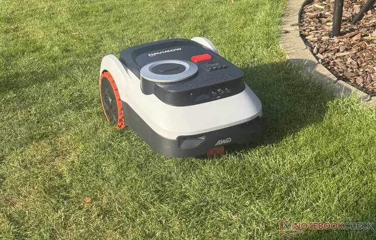 Il Navimow i210 LiDAR Pro all’opera
