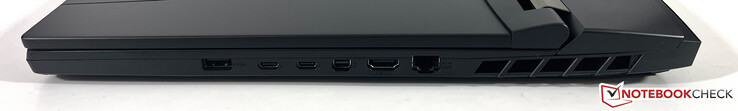 Lato destro: USB-A 3.2 Gen.2 (10 Gbps), 2x USB-C 4.0 con Thunderbolt 4 (40 Gbps, modalità DisplayPort-ALT, 1x con Power Delivery), Mini-DisplayPort, HDMI 2.1, 2,5 Gbps Ethernet