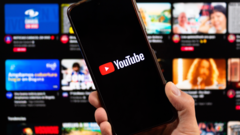 Smartphone con applicazione YouTube. (Fonte immagine: noyb)