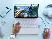 Il nuovo ROG Zephyrus G14 ha un trackpad più grande del suo predecessore, tra gli altri cambiamenti. (Fonte immagine: ASUS)