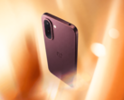 Il OnePlus N6x in rosso bordeaux.