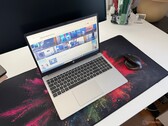 Recensione di HP 255 G10 con 7120U: Piccolo budget, basse prestazioni