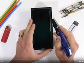 Samsung Galaxy S20 Ultra 5G messo a dura prova nel test di JerryRigEverything