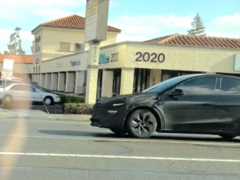 L&#039;aggiornamento della Model Y di Tesla - nome in codice Juniper - si preannuncia come un lifting piuttosto intrigante. (Fonte immagine: @Y2KColin su X/Twitter)