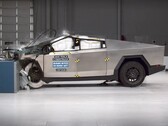 Il Tesla Cybertruck nel crash test IIHS (fonte: IIHS)
