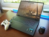 Recensione del computer portatile Medion Erazer Beast 18 X1: Come si comporta la RTX 5080 nel gigante del gaming?