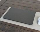 Il nuovo MSI Stealth 16 adotta il look più elegante e pulito della serie Prestige, ma stranamente rinuncia al lettore di schede SD su cui fa affidamento il suo pubblico di riferimento