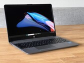 Recensione dell'HP 250 G9 - Un portatile da ufficio economico con un Core i3 e un pannello IPS