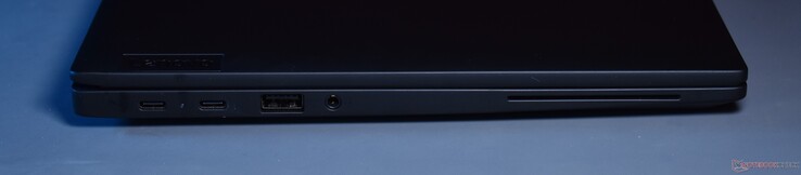 sinistra: 2x Thunderbolt 4, USB A 3.2 Gen 1, audio da 3,5 mm, slot per smartcard