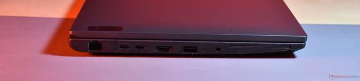 sinistra: RJ45 Ethernet, 2 USB C 3.2 Gen 2, HDMI, USB A 3.2 Gen 1, audio da 3,5 mm