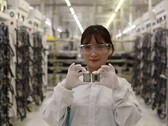 I processori Alder Lake-S sono enormi rispetto ai loro predecessori. (Fonte immagine: Intel)