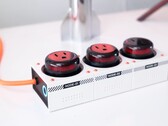 L'ultima ciabatta di Genki è dotata di quattro porte USB-C con una potenza complessiva di 240 watt. (Fonte: Genki)