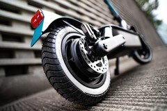 SoFlow ha presentato due nuovi monopattini elettrici, tra cui il SO4 Pro Max 2