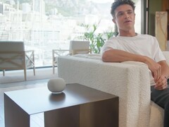 Lo smart speaker Gemini di Google, non ancora annunciato, durante l&#039;evento Made by Google. (Fonte immagine: Made by Google su Youtube, screenshot)