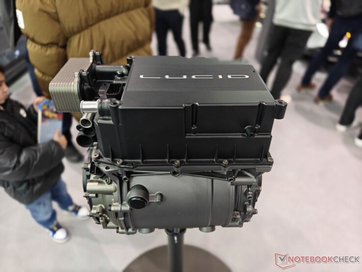Lucid produce alcuni dei propulsori EV più leggeri ed efficienti dal punto di vista energetico.