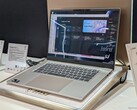 L'ultima Prestige 16 può avere un display con una risoluzione inferiore rispetto all'XPS 16, ma compensa con un maggior numero di porte e un design più sottile