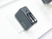 ESR ha presentato due nuovi caricabatterie da 65 W con cavi USB-C integrati