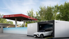 La partnership NIO-Sinopec combina lo scambio di batterie e la ricarica dei veicoli elettrici presso le stazioni di servizio (immagine: NIO/YouTube)