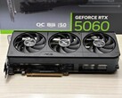 La RTX 5060. (Fonte: Sebastian Badev via Notebookcheck) 