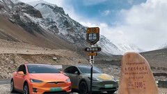 Model X e Model Y al campo base dell&#039;Everest (immagine: Tesla)