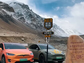 Model X e Model Y al campo base dell'Everest (immagine: Tesla)